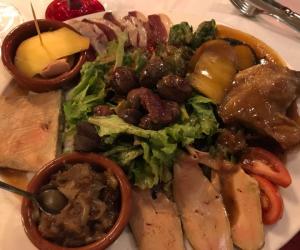 L'Assiette Coin-Coin à 42 € - Idéale pour 1 personne, ou en entrée à partager à 2 L'Assiette Coin-Coin à 42 € - Idéale pour 1 personne, ou en entrée à partager à 2